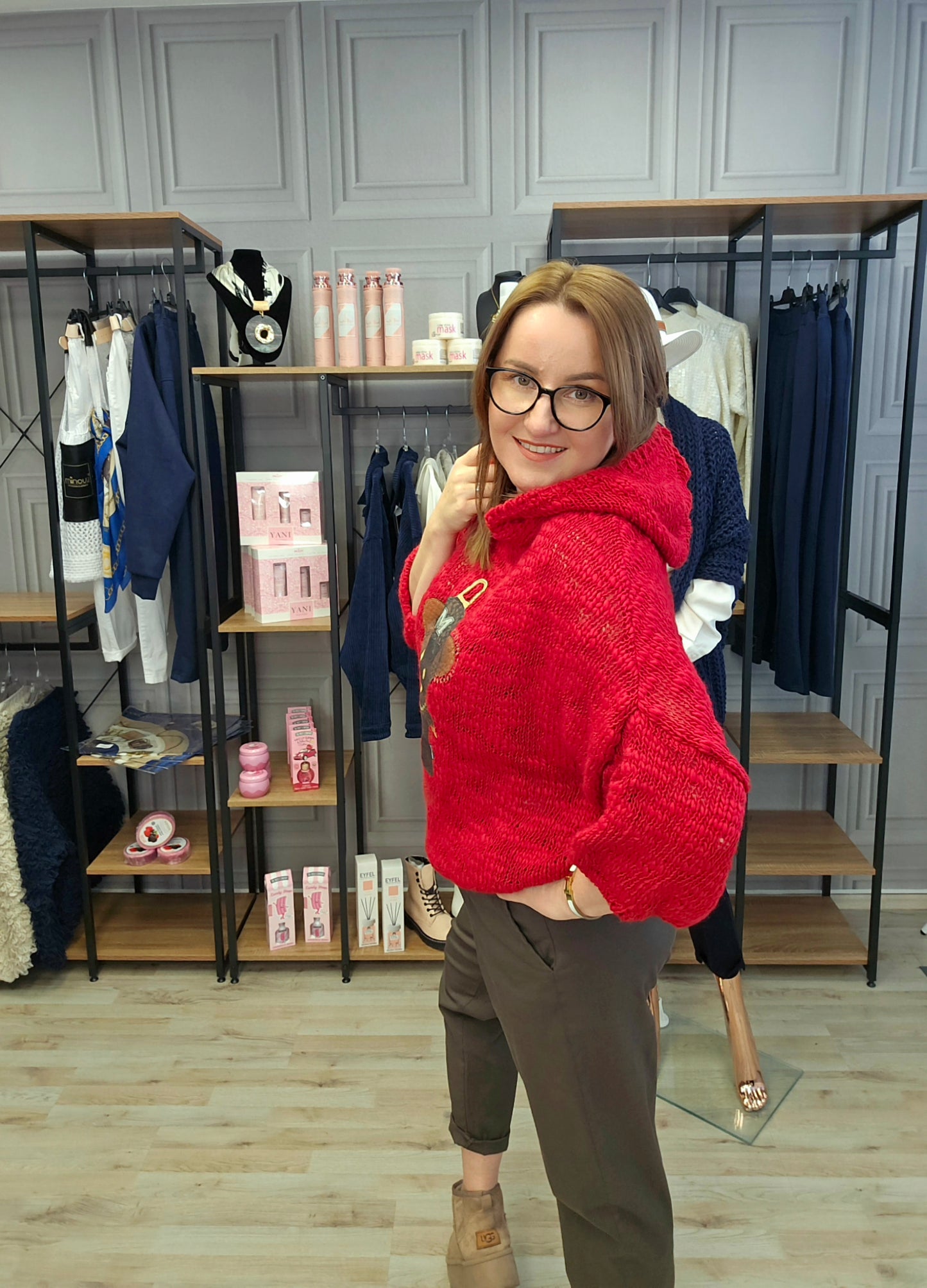 Pullover Bär mit Kapuze gehäkelt Minouu Rot