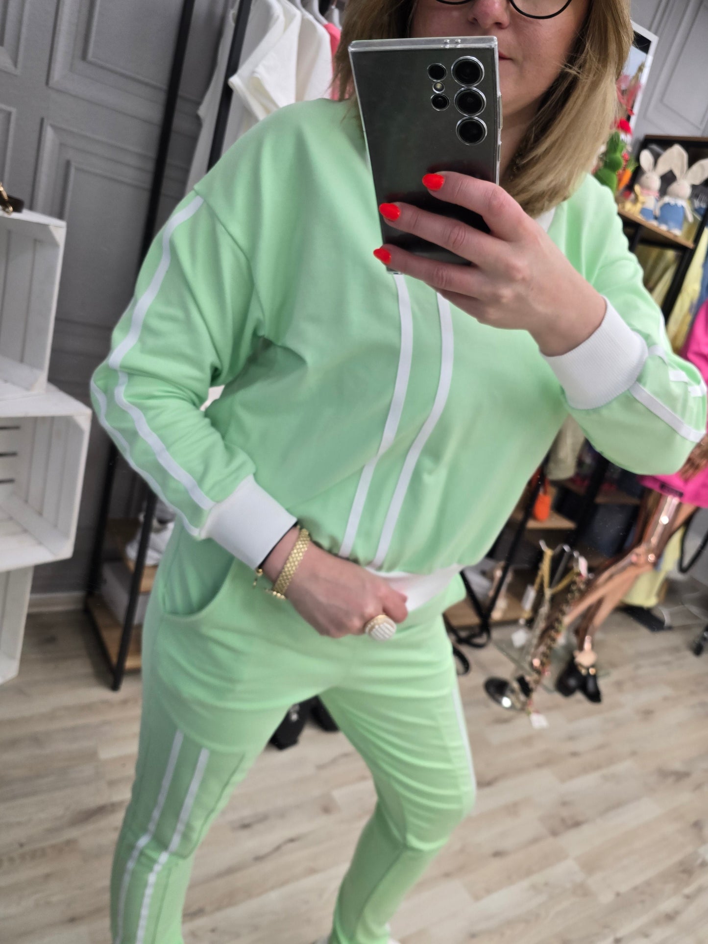 Zweiteiliges Freizeit-Set mit weißen Streifen – ADI la..mu