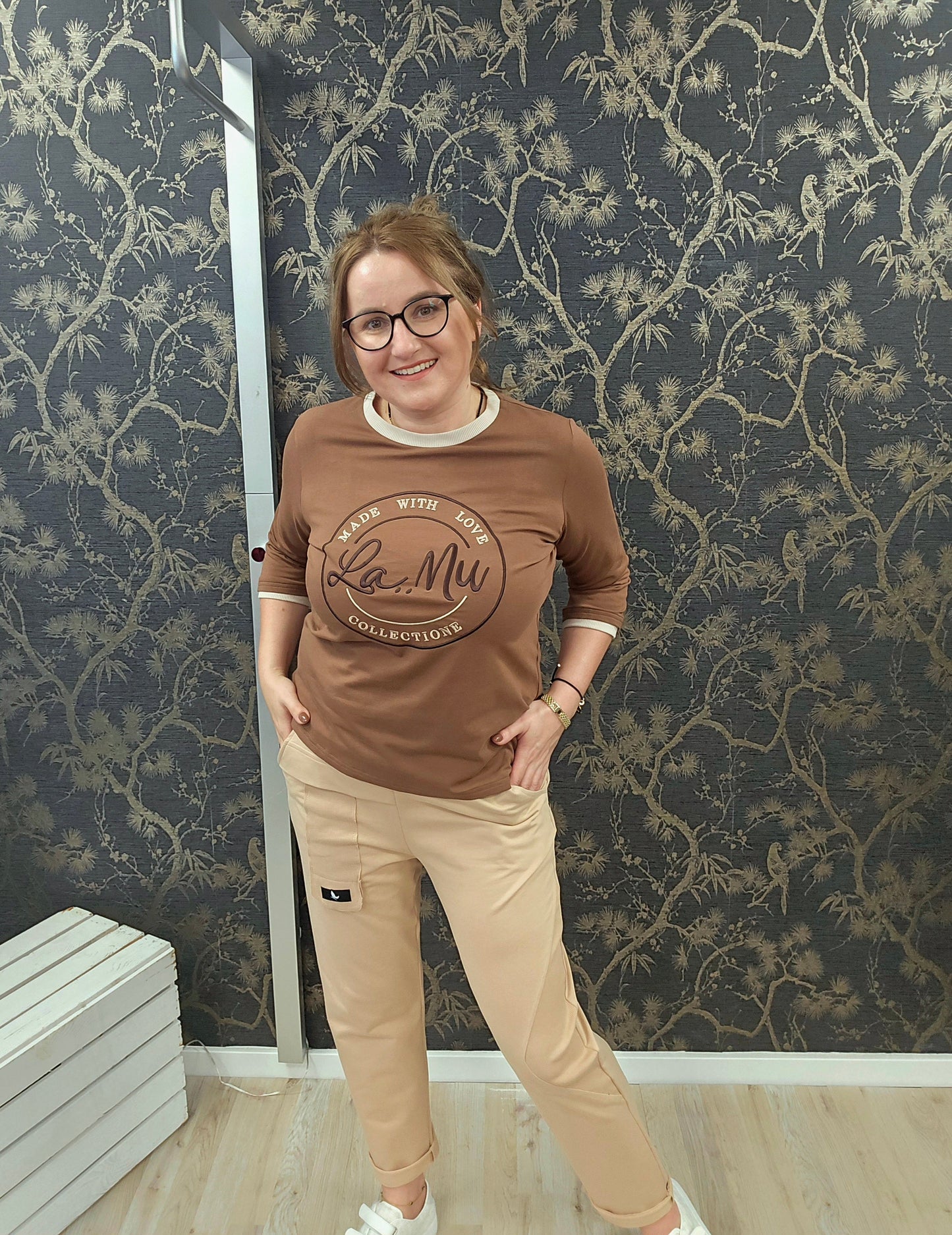Bluse Stickerei Logo la..mu braun la..mu