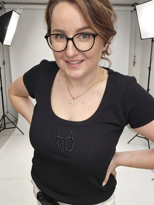T-Shirt Caro gerippt la..mu schwarz la..mu