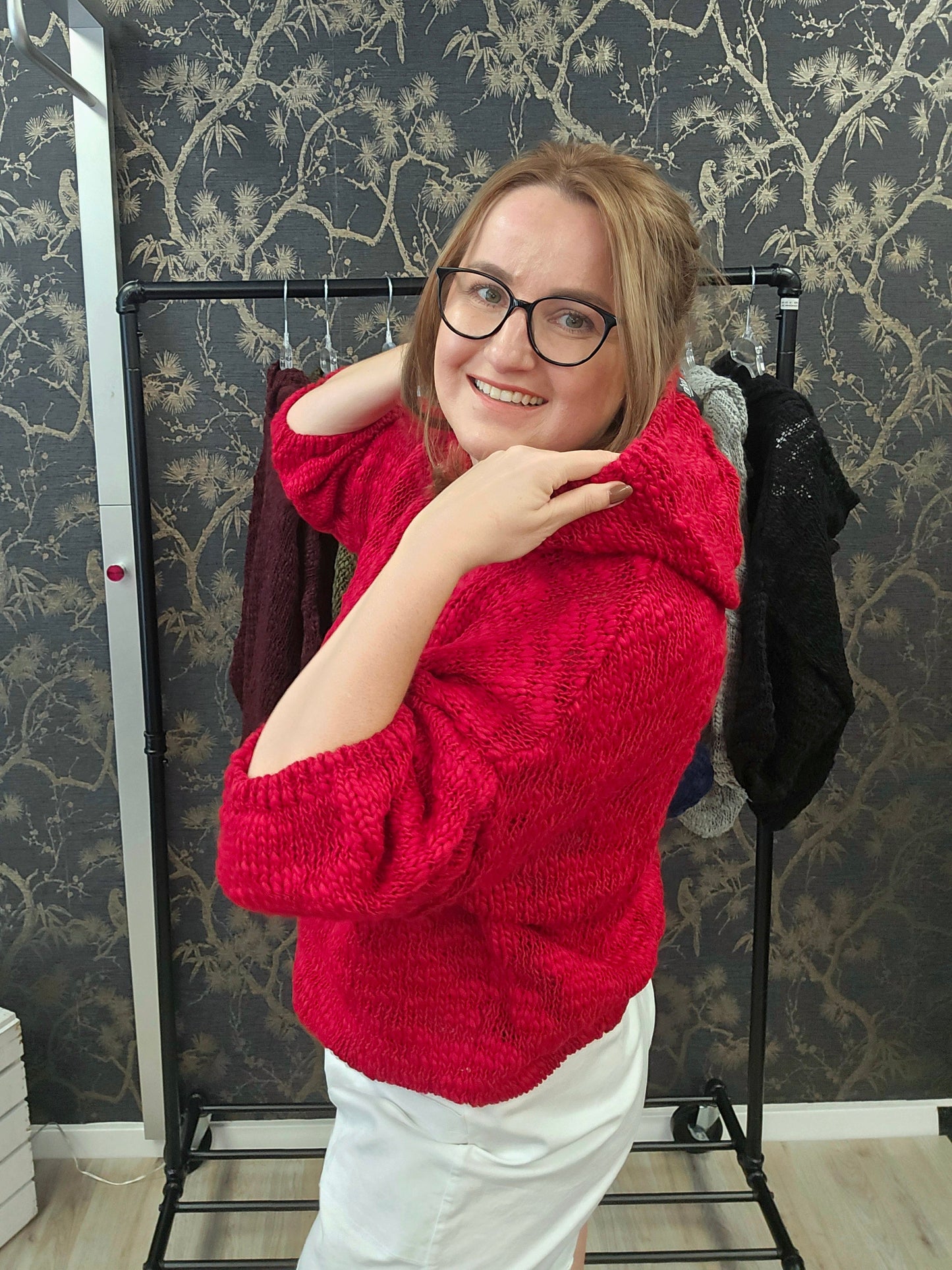 Pullover mit Kapuze gehäkelt Minouu rot Minouu
