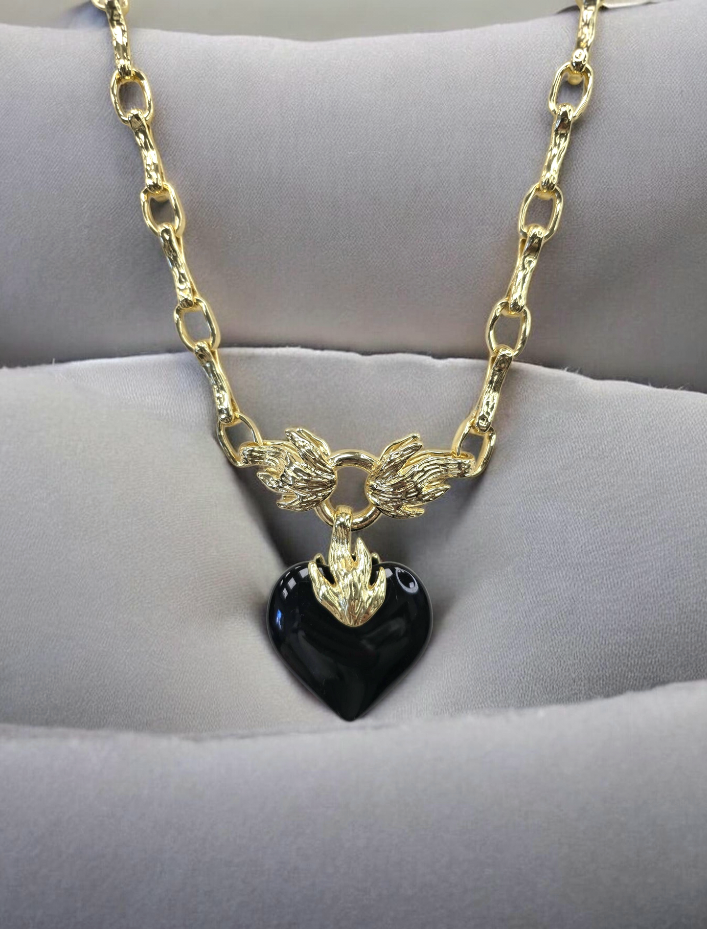 Goldene Statement-Kette mit Herzanhänger 'Black Flame' Massimocontti