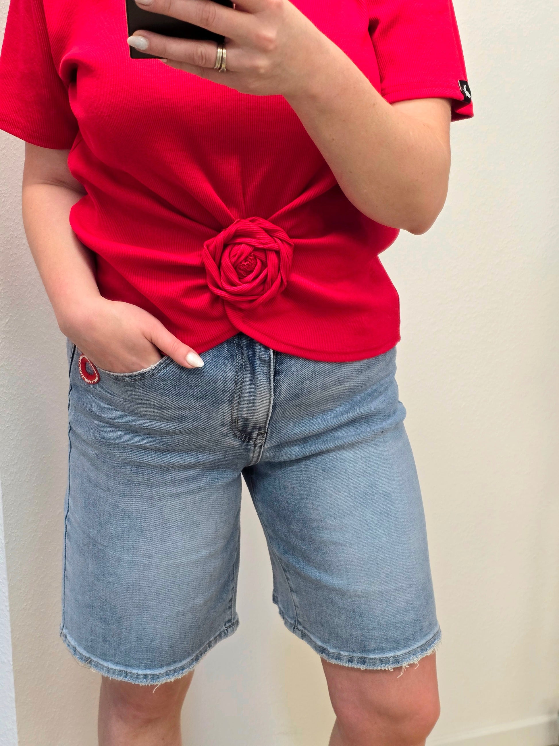 Jeans Shorts la..mu Anhänger rot la..mu