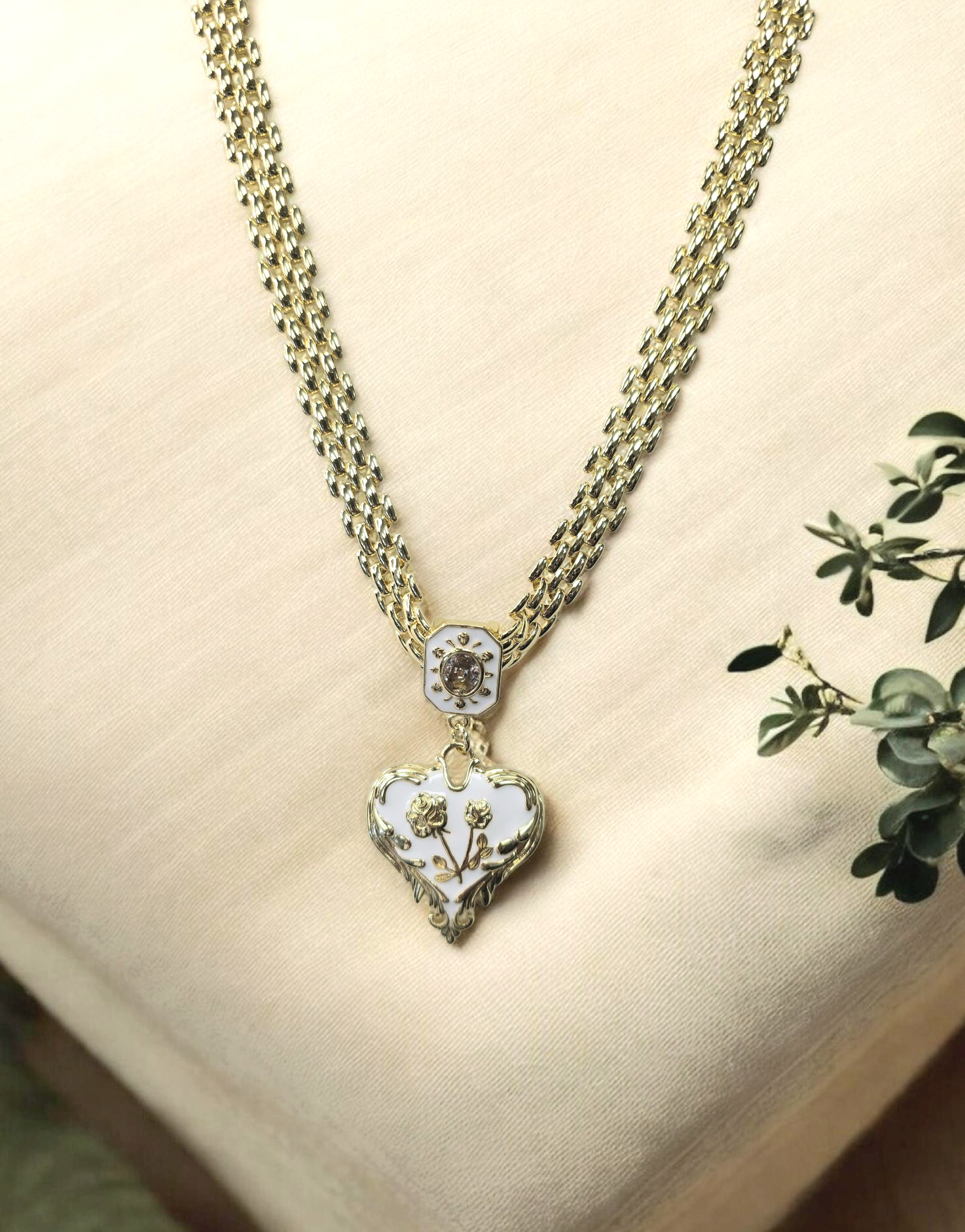Statement-Goldkette mit Herzanhänger „Romantic Rose“ Ramoneska