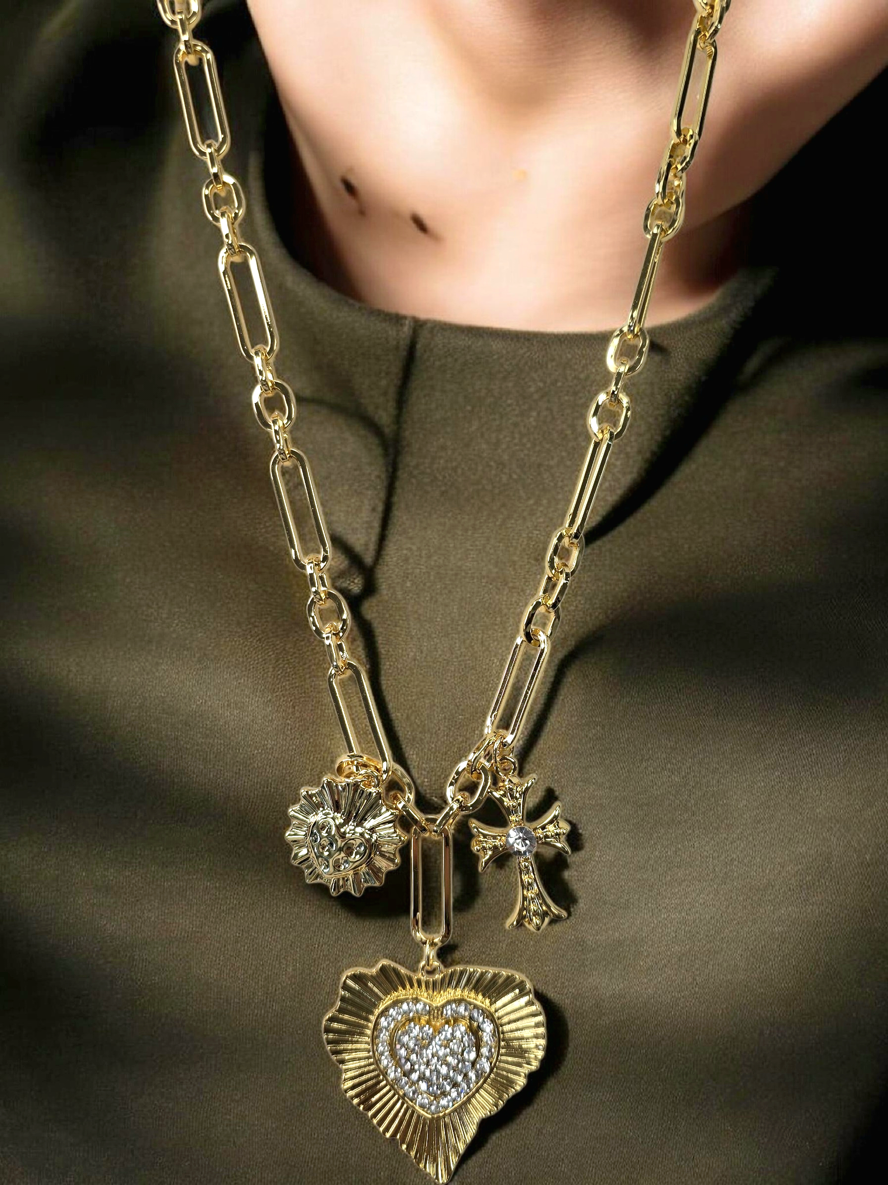 Goldene Gliederkette mit Herzanhänger und Kreuz Ramoneska