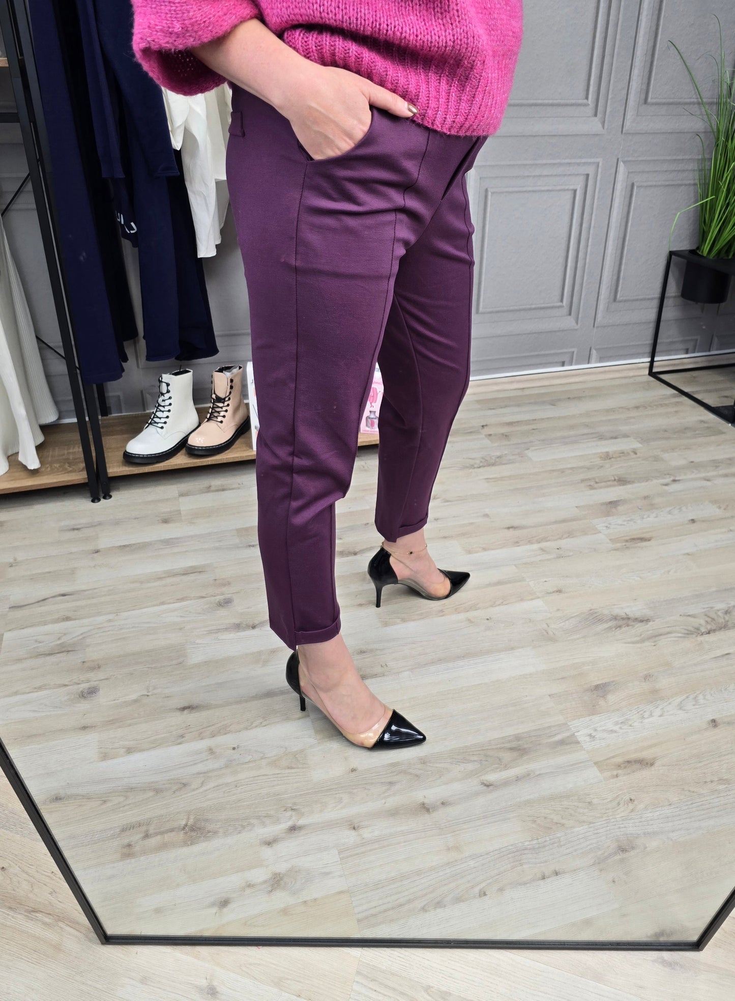 Zigaretten Hose mit Kante Pflaume Ramoneska