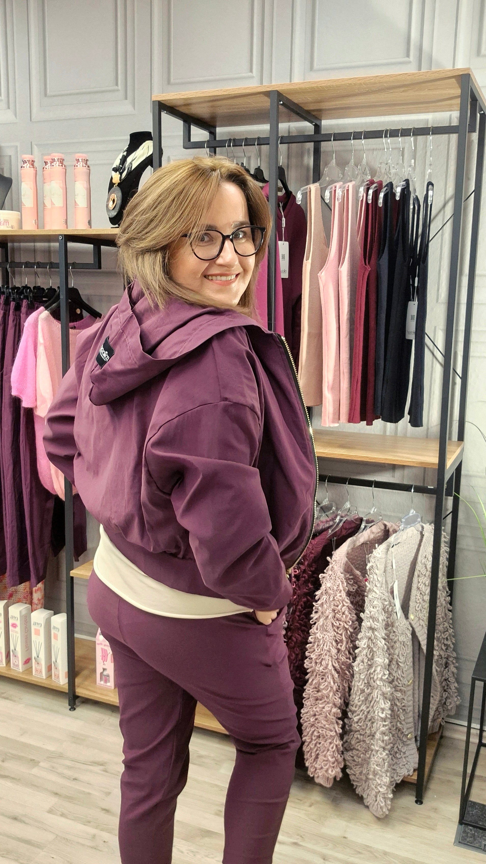 Anzug Jacke und Hose von Minouu Pflaume - Aga Minouu